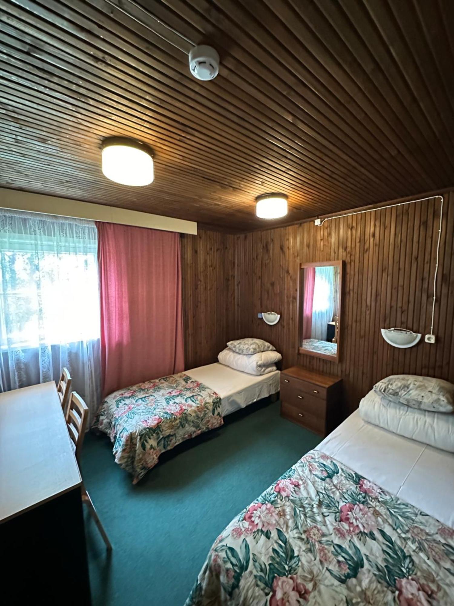 Oravapesa Guest House Гяедемеесте Екстер'єр фото